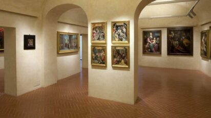 El Museo de San Donato forma parte del complejo de edificios que albergan la sede histórica del Banco Monte dei Paschi di Siena.